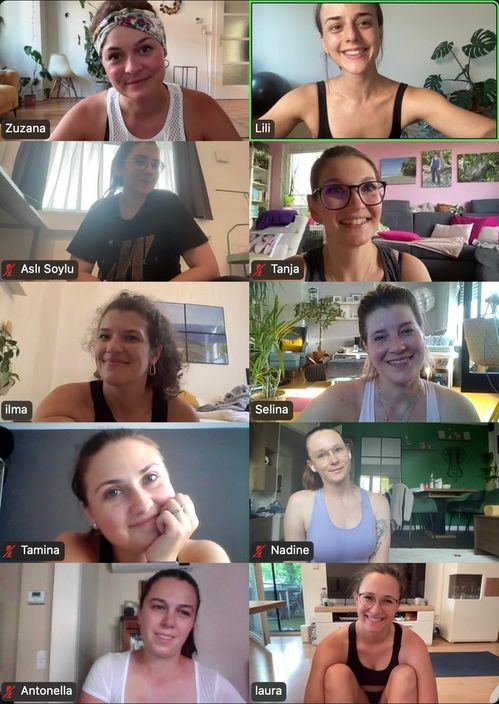 Videokonferenz-Kacheln mit Lili Nowicki und ihrer Trainingsgruppe beim Online-Gruppentraining